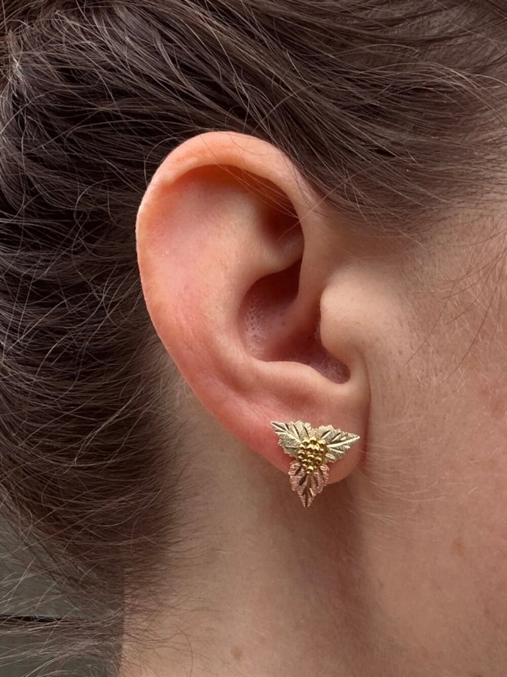 Landstrom's Black Hills Gold 10K Grape Leaf Cluster Stud Earrings c. 1990s